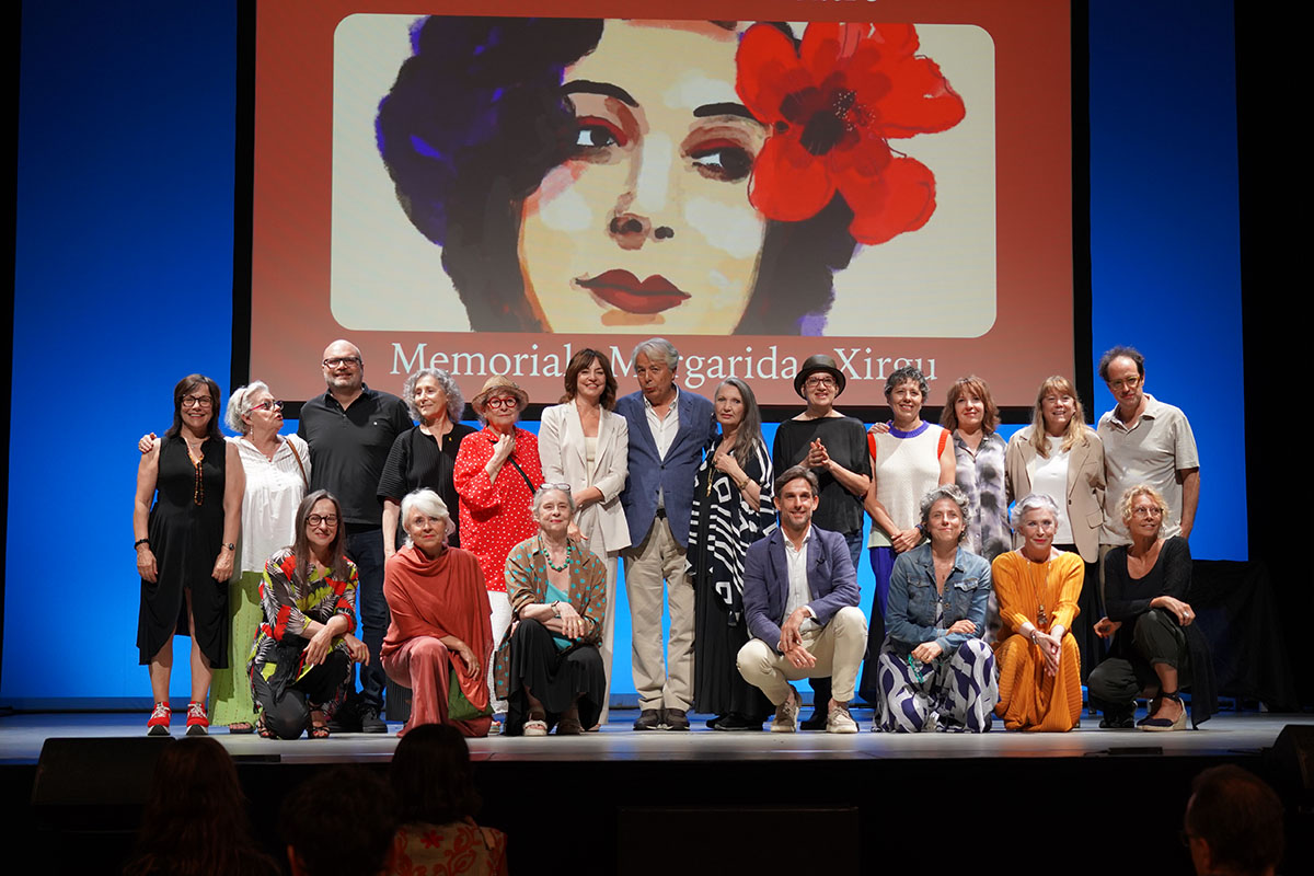 Àgatha Roca, acompanyada d’altres catorze ‘Xirgus’ en l’escenari del Teatre Romea