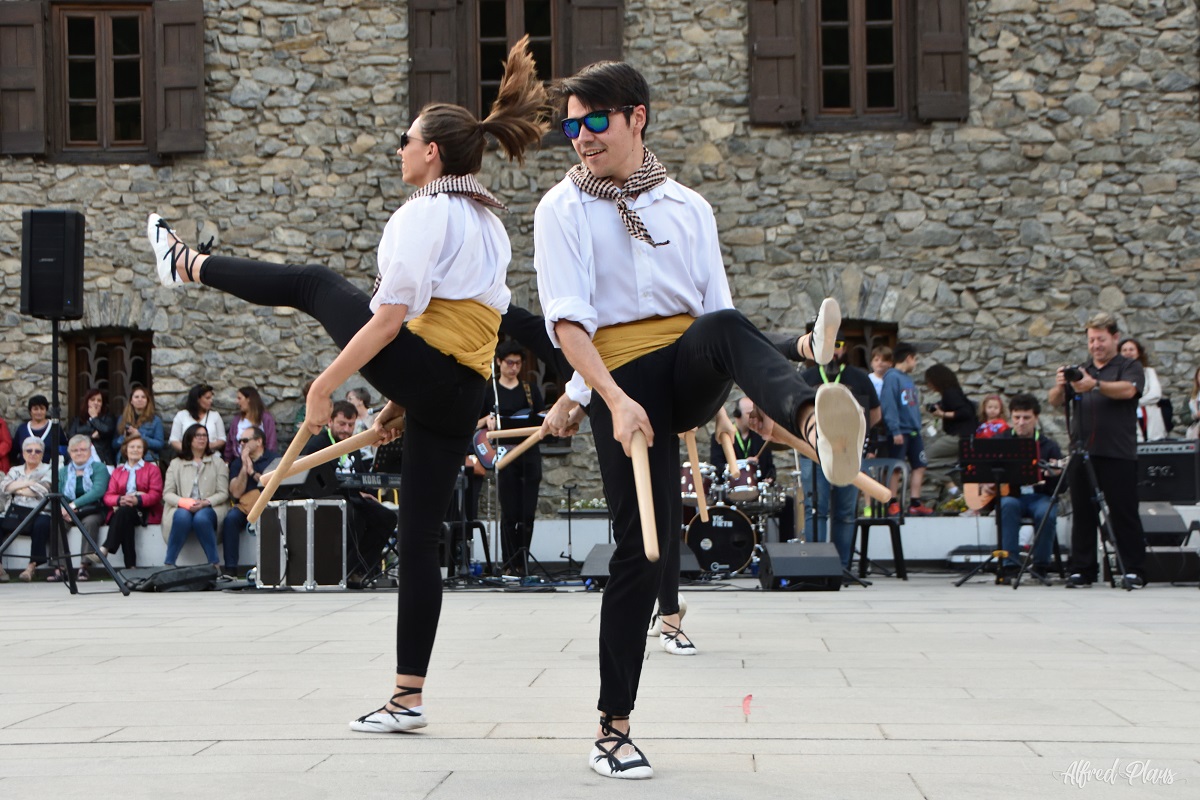 Actuació al Jambro Street Music 2019 de l'Esbart Laurèdia | Alfred Planas