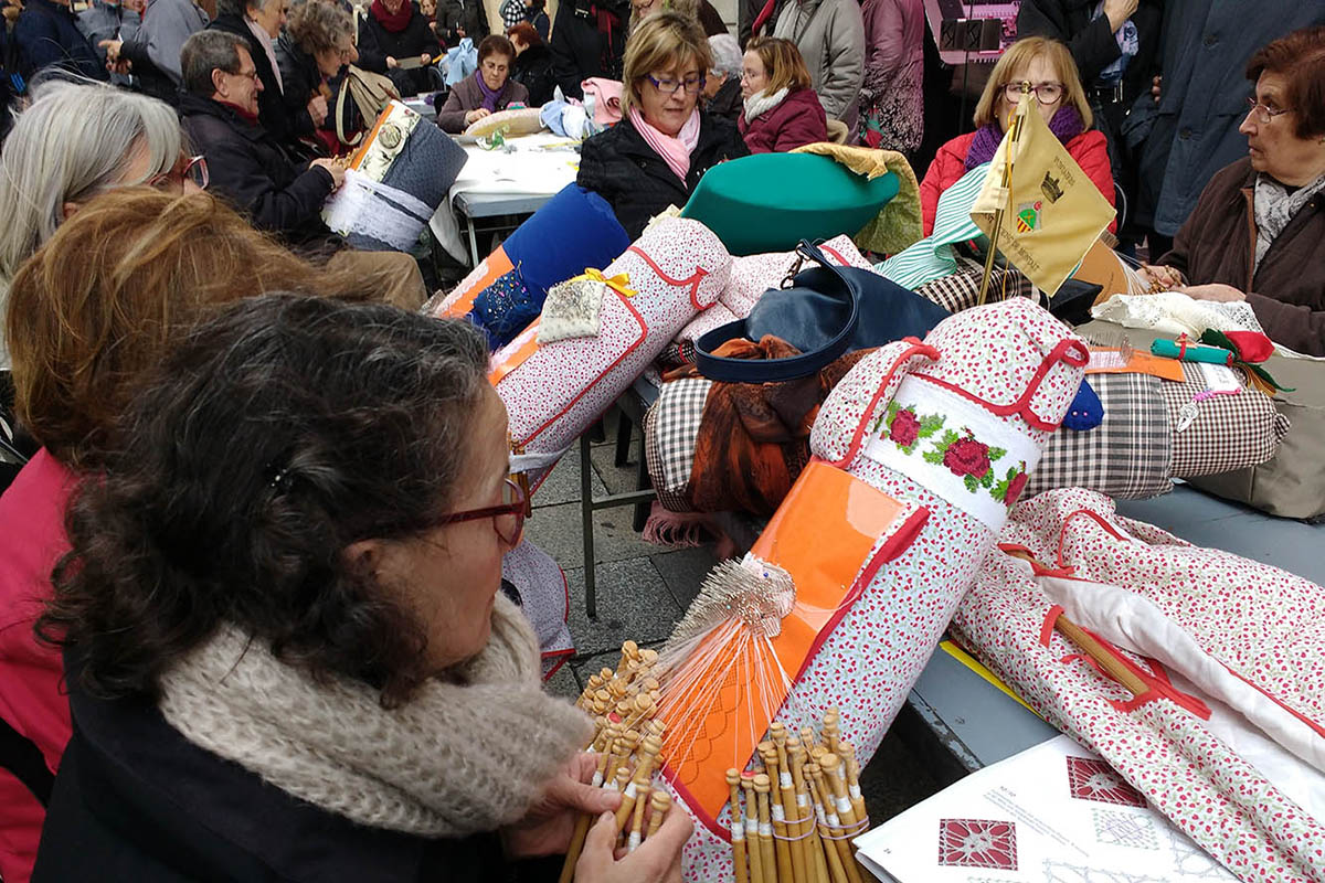 L’art i l’ofici de les puntes, al Portal de l’Àngel per Santa Eulàlia