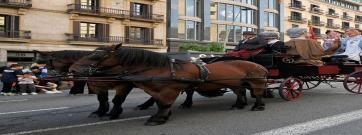 Tots els detalls dels Tres Tombs de Sant Andreu i Sant Antoni a Barcelona