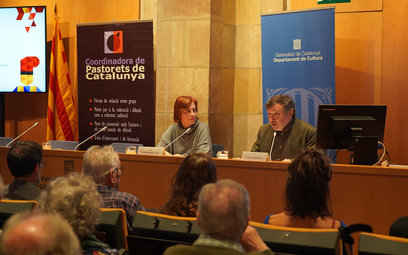 Foto de família dels assistents a la presentació de la temporada | ENS