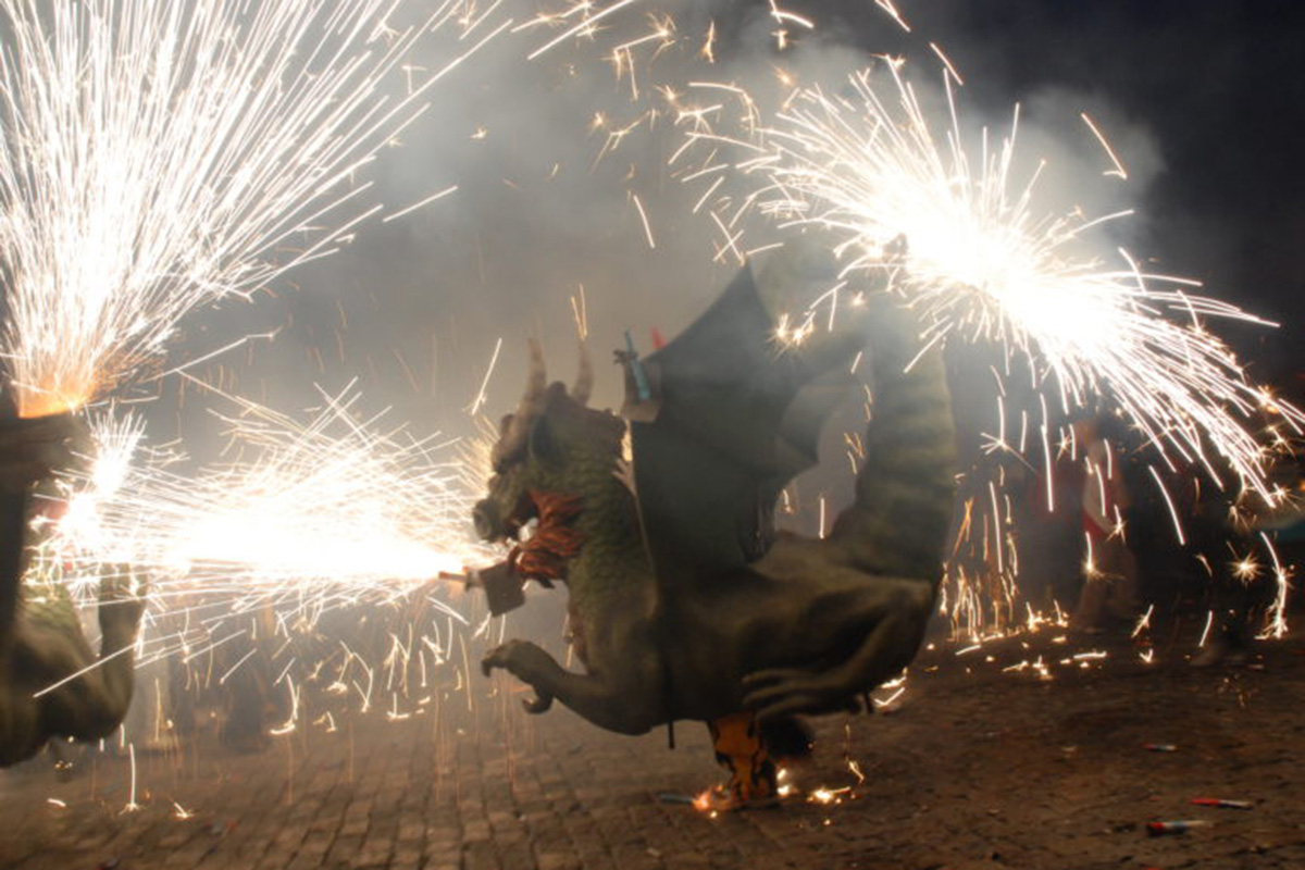 Els dracs de la Cua de Drac de Cornellà participaran amb altres bèsties en una cercavila de foc