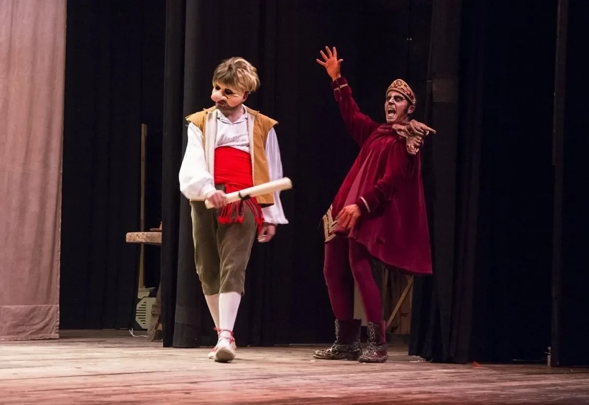 Albert Rumbo publica un llibre sobre les garrofes dels Pastorets de Berga