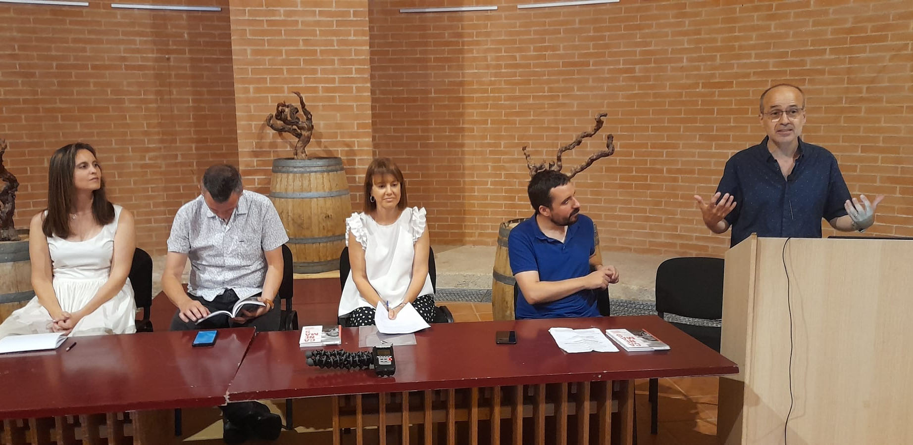 Toni Serés, director del Canemàs, amb Elvira Asensi, Frederic Oriola, Isabel Asensi i Guillem Carreras