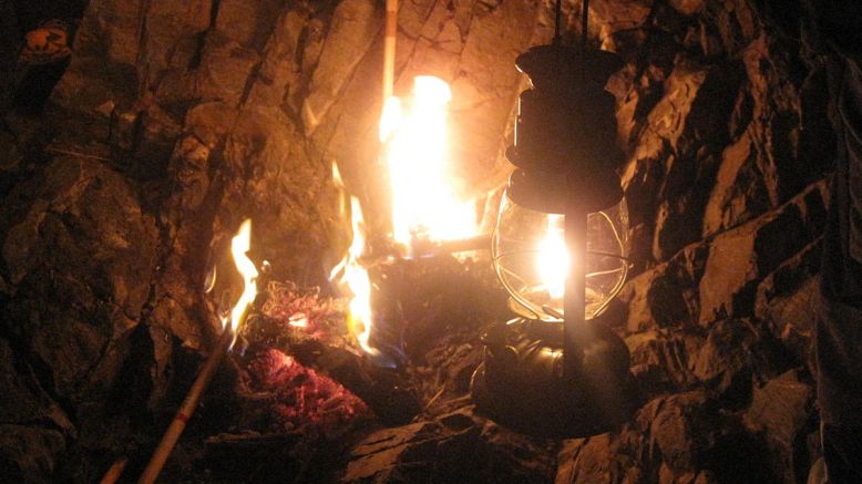 La Flama del Canigó es reinventa al Poble-Sec