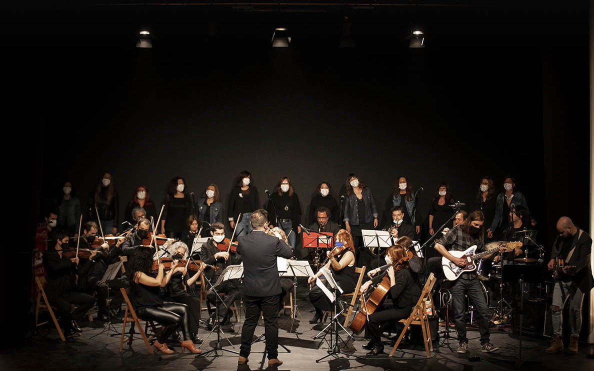 Hi participen el Cor de Noies Àurea Rosa Clavé - Espiga XXI, la Simfònica Camerata de Gràcia i la Banda Municipal de Rock de Montesquiu