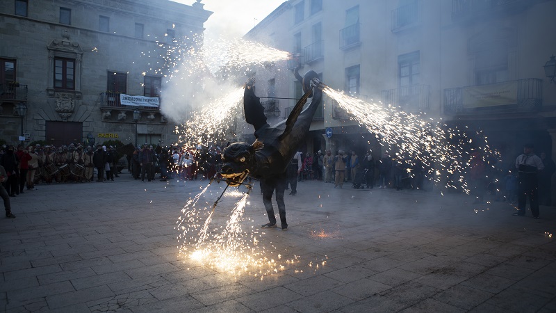 Festivitas Bestiarium manté viu el foc malgrat la Covid-19