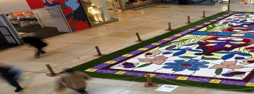 Una exposició de catifes florals saluda la primavera a la L’illa Diagonal
