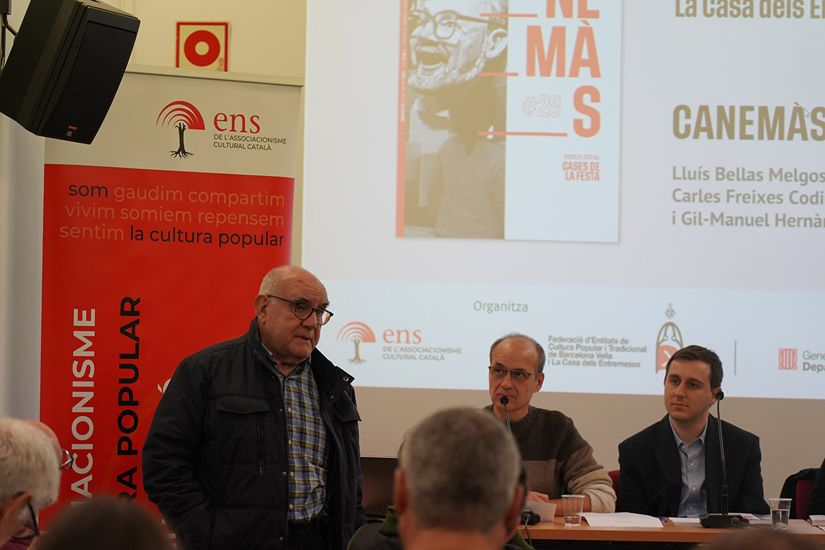 Manuel Delgado, coautor de un article sobre el declivi de les fogueres de Sant Joan