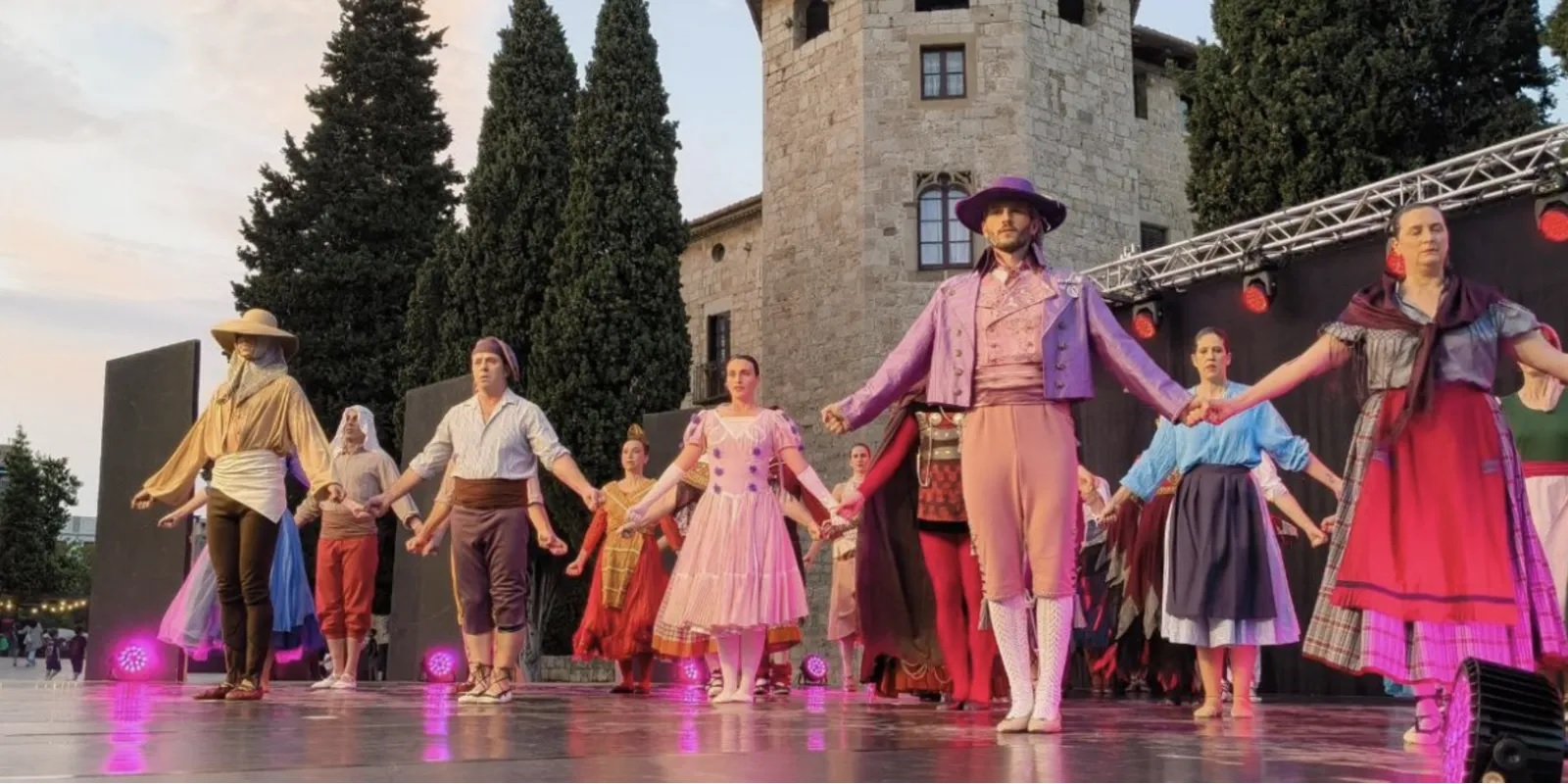 Oberta la convocatòria dels Premis Morratxa de dansa tradicional catalana