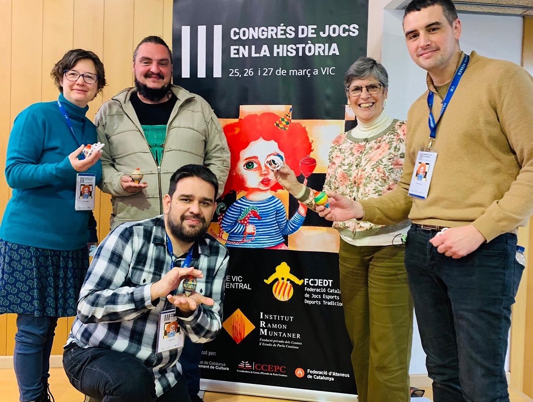 Sandrà Sarda, Pak Gallego, David Díaz, Imma Marín (moderadora) i Miquel Molist van debatre sobre les professions del joc | Institut Ramon Muntaner