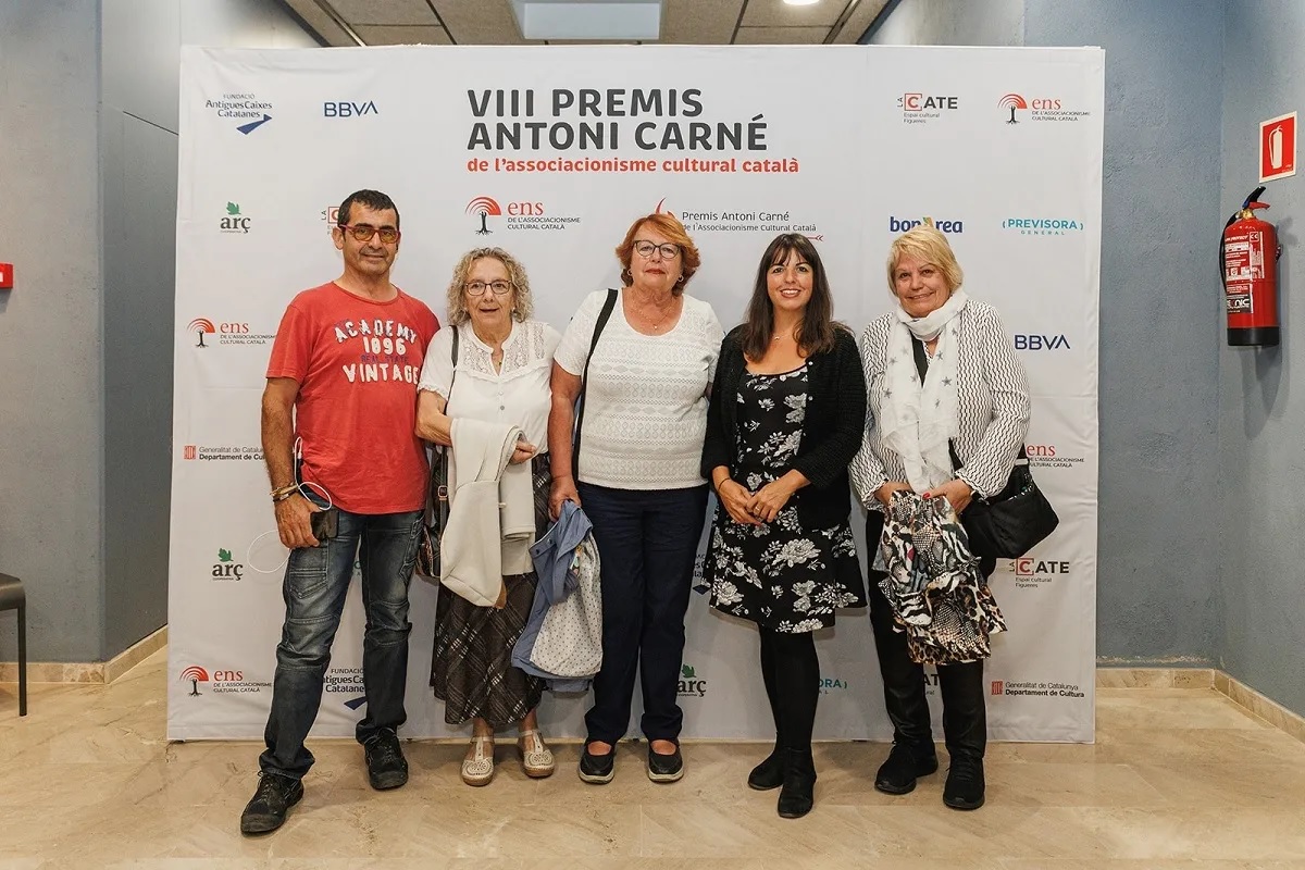 Representants de L'Alzinar a l'acte de lliurament dels VIII Premis Antoni Carné de l'Associacionisme Cultural Català Representants de L'Alzinar a l'acte de lliurament dels VIII Premis Antoni Carné de l'Associacionisme Cultural Català