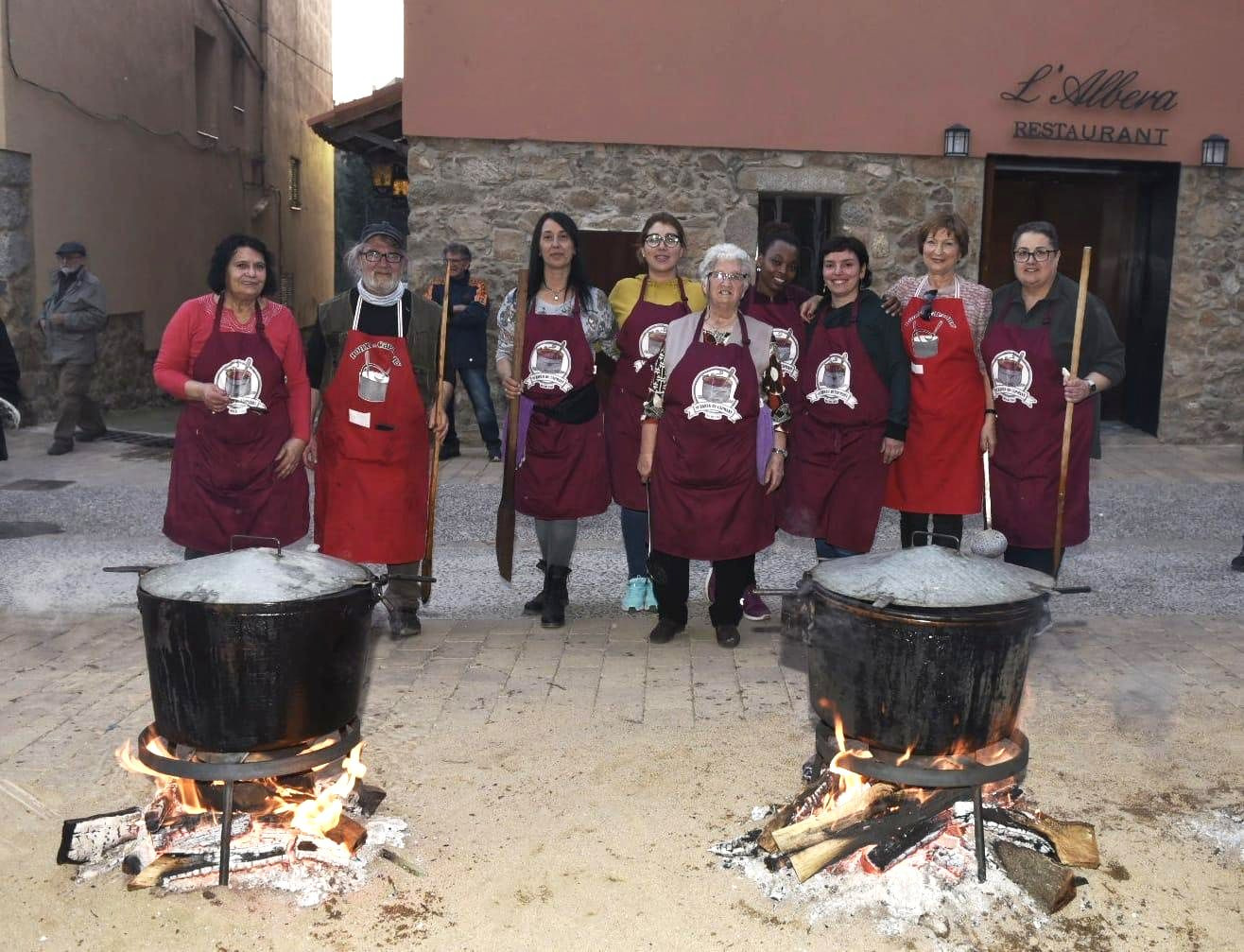 L'Associació del Ranxo de Capmany és l'entitat encarregada de preparar aquesta menja per a tota la població | Colla del Ranxo de Capmany.