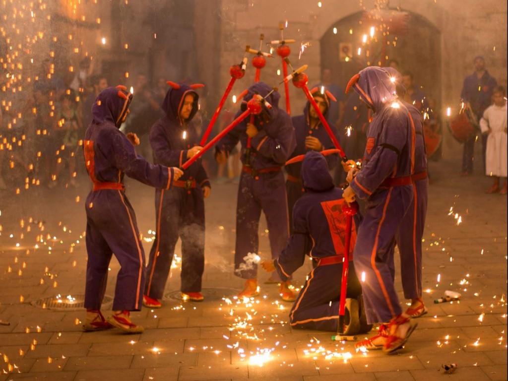 L&rsquo;estiu s&rsquo;enc&eacute;n amb els diables