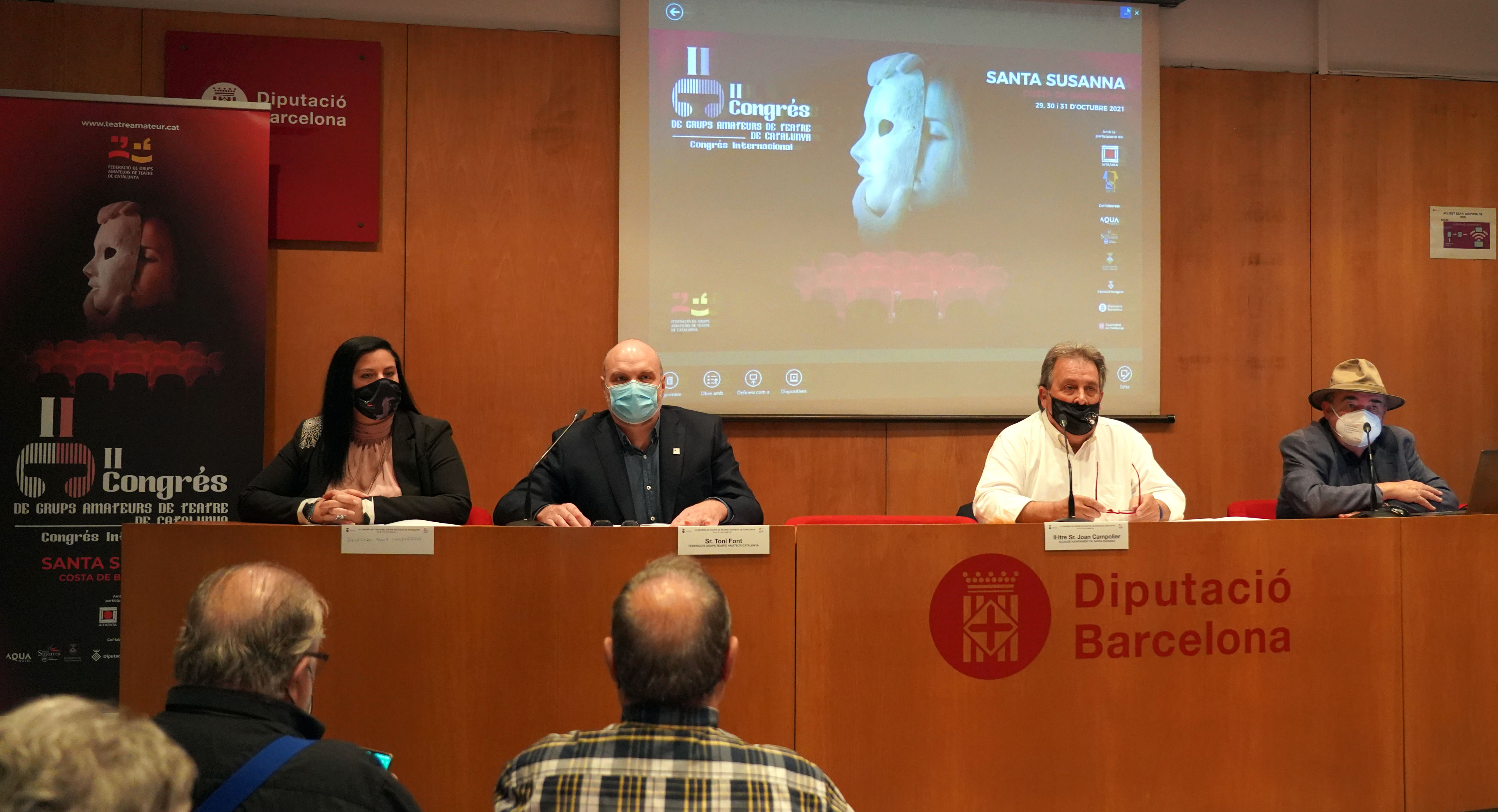 Presentació del congrés, amb Anna Castañeda, regidora de l’Ajuntament de Santa Susanna; Toni Font, president de la Federació; Joan Campolier, alcalde de Santa Susanna, i Josep Lluis Argemí | Foto: Elena Calzada (ENS)