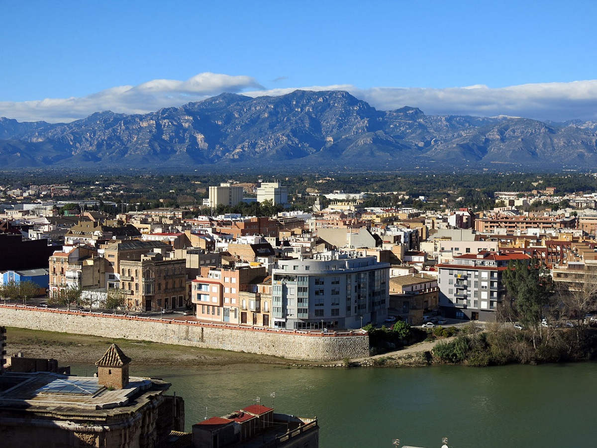 El barri de Ferreries, a Tortosa, vist des de la Suda | Wikicommons