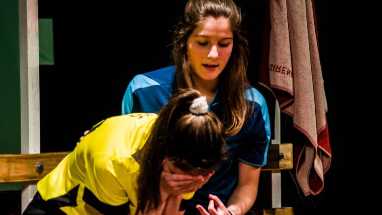 L'obra 'Play-off', de Deixalles 81, reflexiona sobre el paper de la dona i de l’esport femení