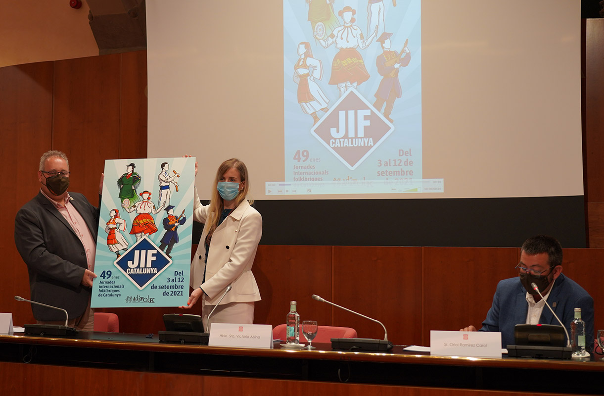 La consellera Victòria Alsina, el president d'Adifolk, Ivan Besora, i el director de les JIF, Oriol Ramírez, en la presentació al Palau de la Generalitat | ENS